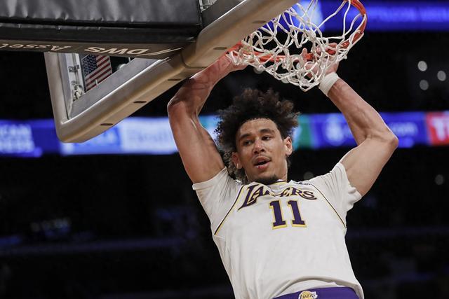 唐斯与尼克斯谈判陷入僵局，降薪要求难获共识
